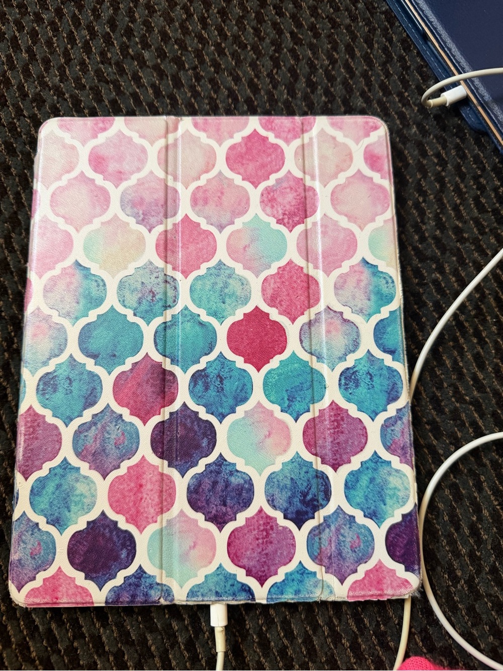 Apple iPad 4th generation, 64 GB,Multicolor Pink & Blue Pattern Case and Charger
